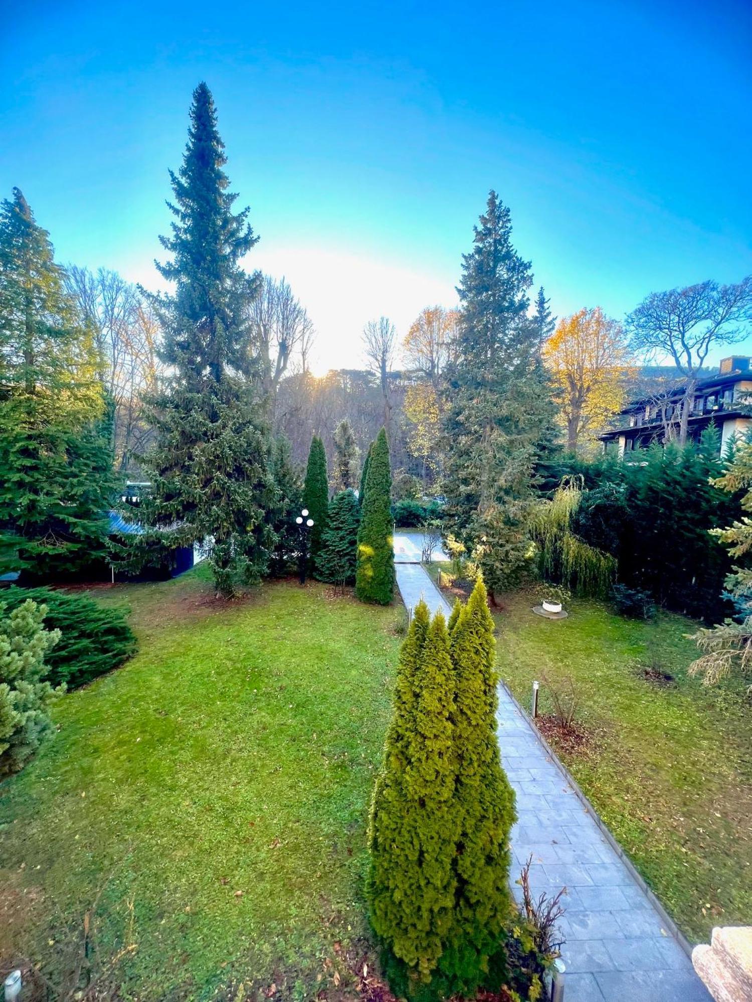 Wienerwald Residenz Baden Buitenkant foto
