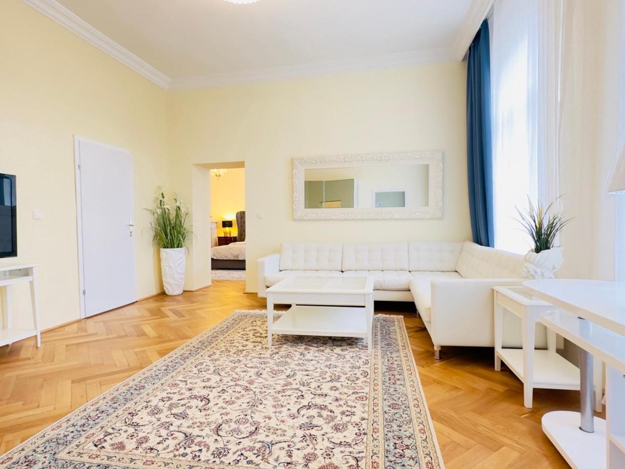 Wienerwald Residenz Baden Buitenkant foto