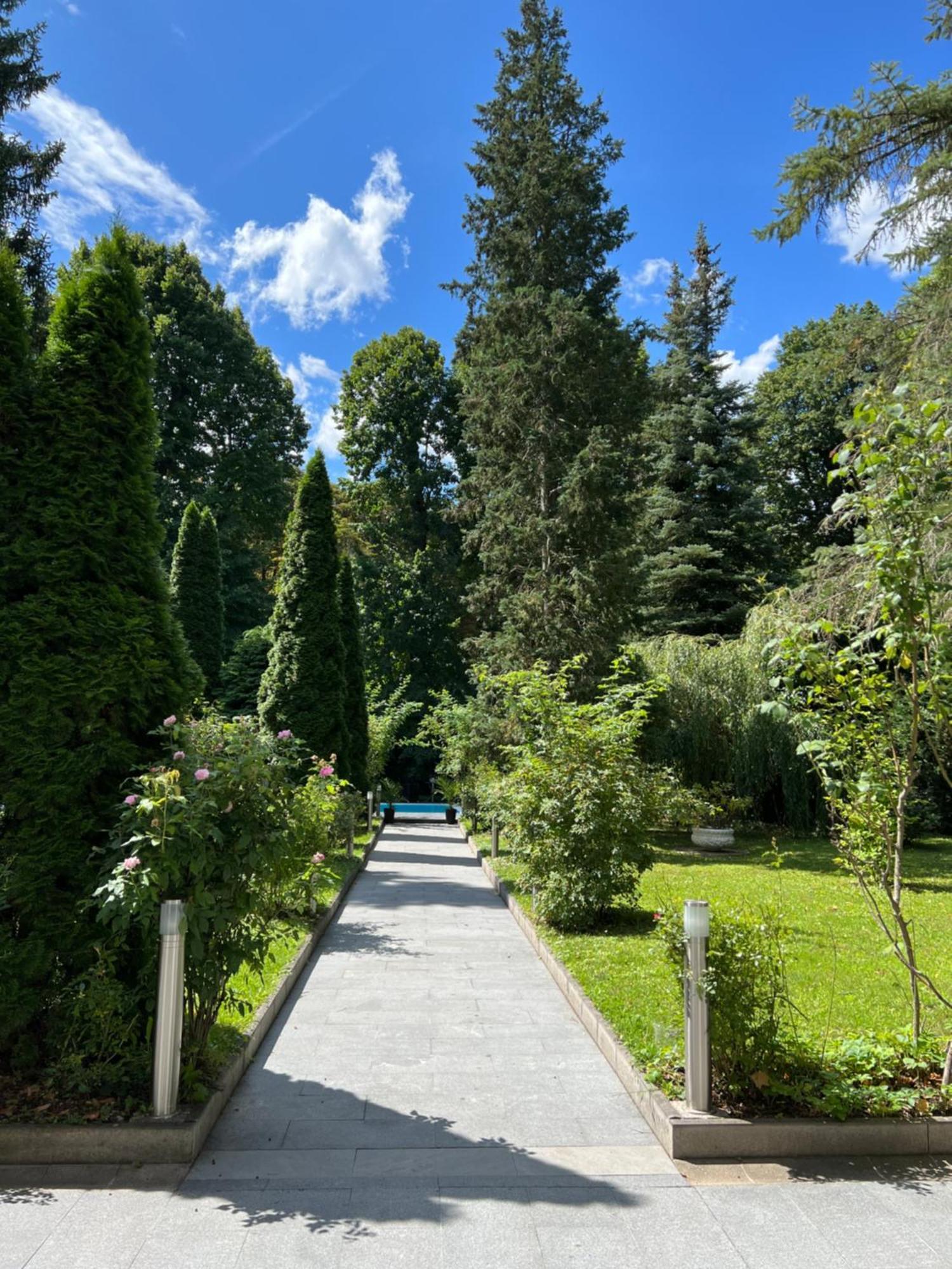 Wienerwald Residenz Baden Buitenkant foto